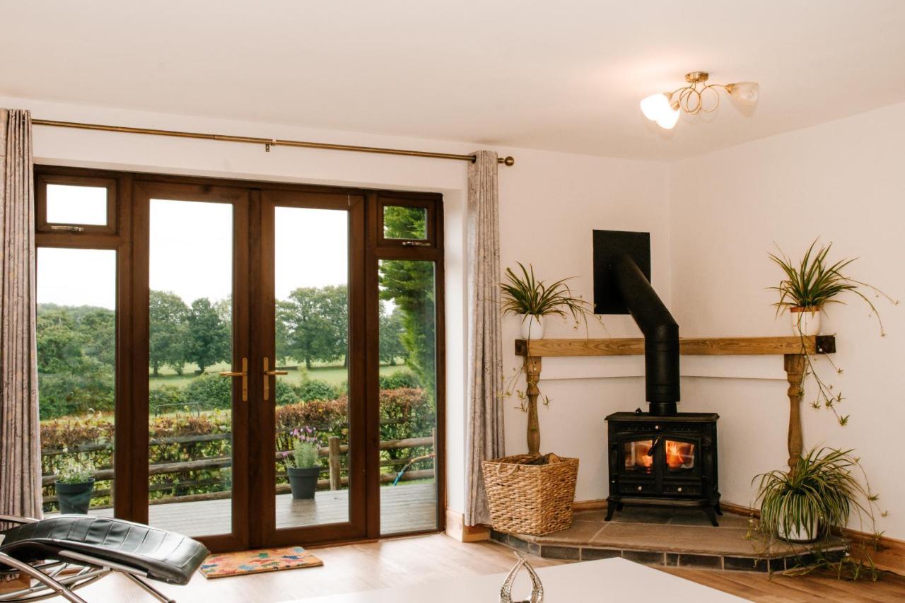 Holly Cottage, 2 Bed House, Sleeps 6 Cleobury Mortimer ภายนอก รูปภาพ