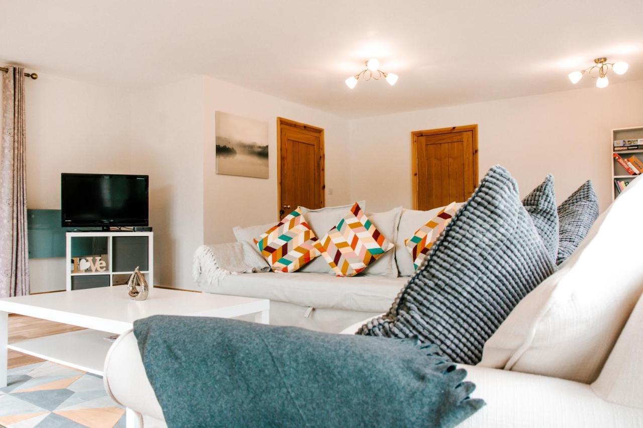 Holly Cottage, 2 Bed House, Sleeps 6 Cleobury Mortimer ภายนอก รูปภาพ